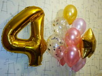 композиция из воздушных и фольгированных шаров: букет из воздушных шаров для фотозоны и шар цифра четыре фольгированная