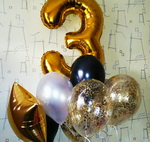 композиция из шаров с фольгированной цифрой три с гелием на три года ребенку