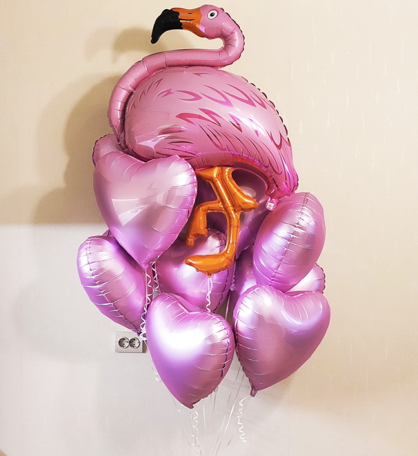 фольгированный шар фигура фламинго розовый в розовых сердцах из фольги с гелием на 8 марта